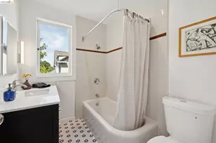 2558 Hilgard Ave, Berkeley, CA 94709 - Photo 44