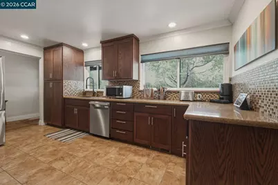 917 Hamilton Dr, Pleasant Hill, CA 94523 - Photo 6