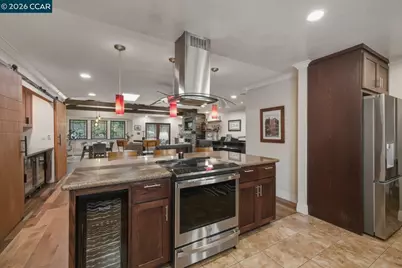 917 Hamilton Dr, Pleasant Hill, CA 94523 - Photo 8