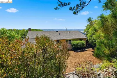 132 Rishell Dr, Oakland, CA 94619 - Photo 38