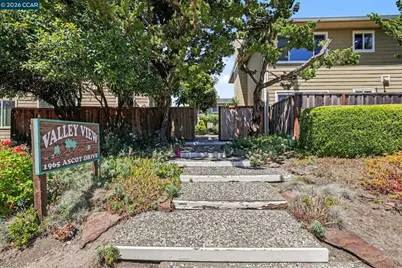1965 Ascot Dr #6, Moraga, CA 94556 - Photo 26