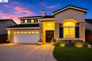 15100 Shining Star Ln, San Leandro, CA 94579 - Photo 2