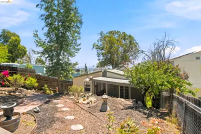 6616 Outlook Ave, Oakland, CA 94605 - Photo 18