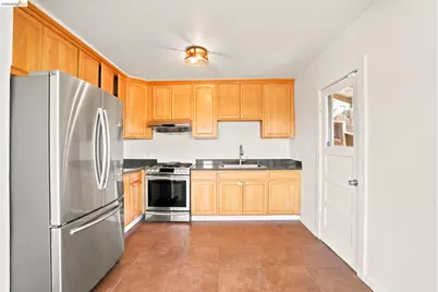 6616 Outlook Ave, Oakland, CA 94605 - Photo 10