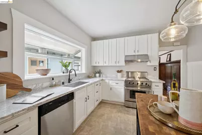 391 51st St, Oakland, CA 94609 - Photo 32