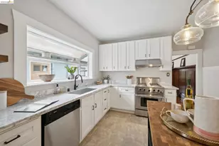 391 51st St, Oakland, CA 94609 - Photo 32