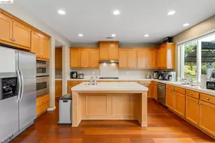417 McAllister Dr, Benicia, CA 94510 - Photo 16