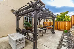 417 McAllister Dr, Benicia, CA 94510 - Photo 58