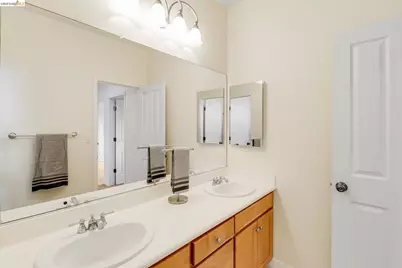 417 McAllister Drive, Benicia, CA 94510 - Photo 32