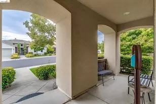 417 McAllister Dr, Benicia, CA 94510 - Photo 6