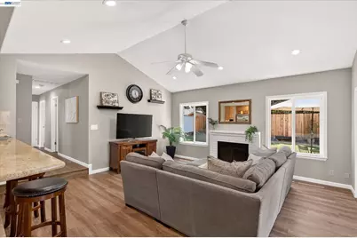 4634 Klamath Ct, Pleasanton, CA 94566 - Photo 14