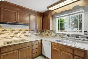 4426 Sacramento Ave, Fremont, CA 94538 - Photo 10