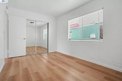 1110 Buena Vista, Alameda, CA 94501 - Photo 6