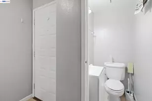 6279 Joaquin Murieta Ave, Newark, CA 94560 - Photo 12