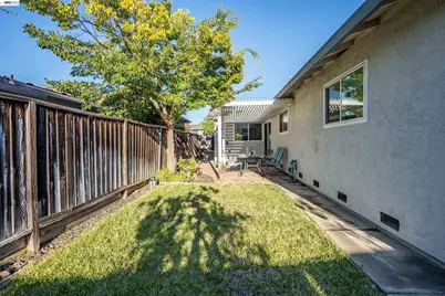 1255 Cougar Ln, Concord, CA 94521 - Photo 50