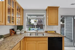 323 Sandstone Dr, Fremont, CA 94536 - Photo 8