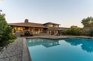 127 Peacock Dr, San Rafael, CA 94901 - Photo 34