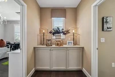 8586 Pinehollow Cir, Discovery Bay, CA 94505 - Photo 18