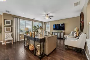 8586 Pinehollow Cir, Discovery Bay, CA 94505 - Photo 4