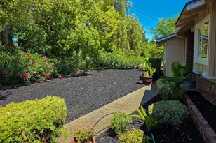 965 Springer Rd, Los Altos, CA 94024 - Photo 2