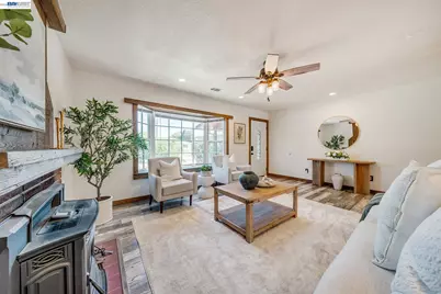 5405 Farina Ln, Fremont, CA 94538 - Photo 6