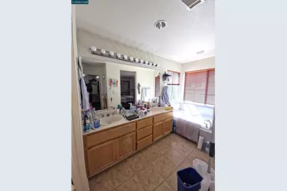1036 Suncrest Ct, Richmond, CA 94806 - Photo 18