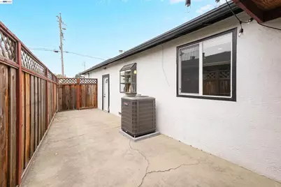 586 Bluefield Ln, Hayward, CA 94541 - Photo 38