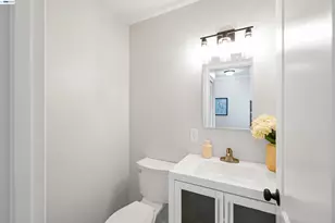 586 Bluefield Ln, Hayward, CA 94541 - Photo 8