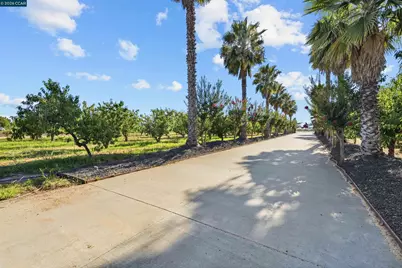 12732 West Ln, Lodi, CA 95240 - Photo 2