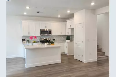 417 Mystic Ln, Pittsburg, CA 94565 - Photo 4