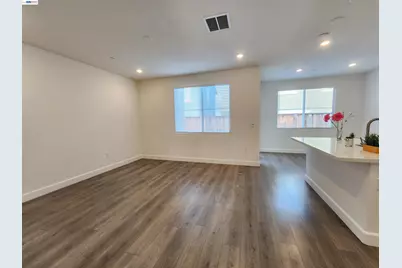 417 Mystic Ln, Pittsburg, CA 94565 - Photo 10