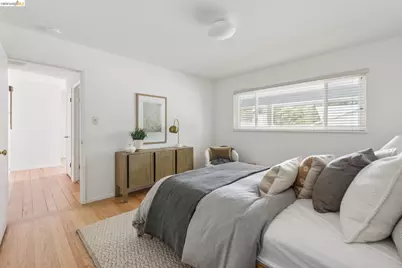 21 Orinda Vista Dr, Oakland, CA 94605 - Photo 52