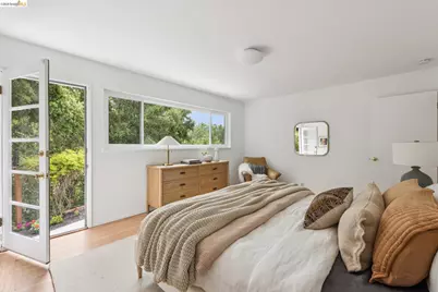 21 Orinda Vista Dr, Oakland, CA 94605 - Photo 34