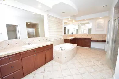5548 Cortina Ln, Stockton, CA 95219 - Photo 22