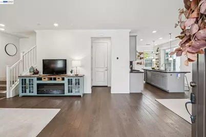 1568 Clement Ave, Alameda, CA 94501 - Photo 4