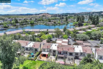 908 Marina Dr, Napa, CA 94559 - Photo 4