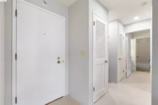 8 Captain Dr, Emeryville, CA 94608 - Photo 20