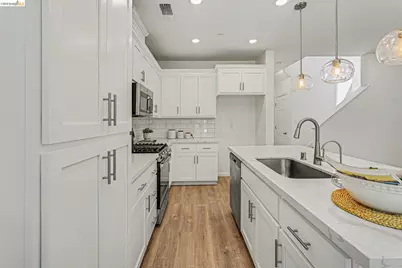 38 Fern Ln, Pittsburg, CA 94565 - Photo 10