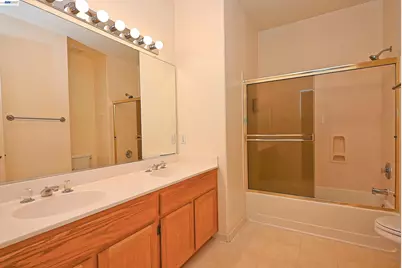 2245 Sabrina Way, Tracy, CA 95377 - Photo 32