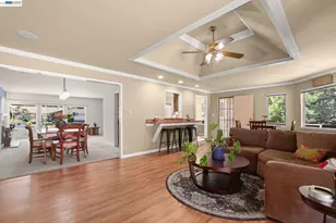 4815 Shetland Ave, Oakland, CA 94605 - Photo 10