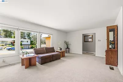 4815 Shetland Ave, Oakland, CA 94605 - Photo 4