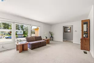 4815 Shetland Ave, Oakland, CA 94605 - Photo 4