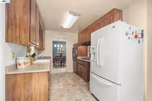 4815 Shetland Ave, Oakland, CA 94605 - Photo 14