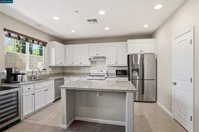 98 Belle Harbor Cir, Pittsburg, CA 94565 - Photo 6