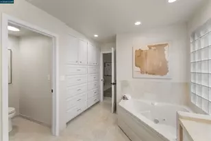 21 Oval Rd, Oakland, CA 94611 - Photo 34