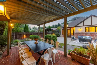 21 Oval Rd, Oakland, CA 94611 - Photo 18