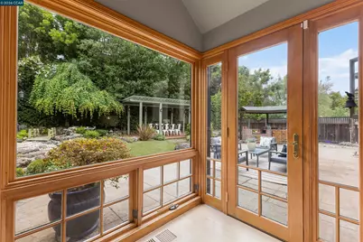 21 Oval Rd, Oakland, CA 94611 - Photo 26