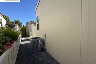 29282 Nantucket Way, Hayward, CA 94544 - Photo 34