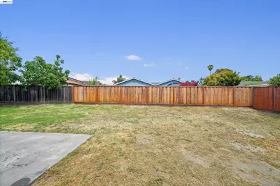 32466 Lake Berryessa Dr, Fremont, CA 94555 - Photo 26