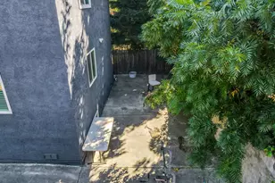 557 43rd St, Oakland, CA 94609 - Photo 50